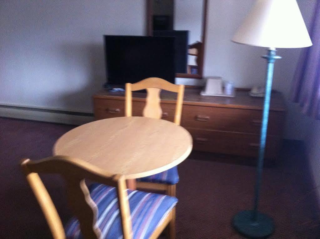 South Hills Motel *